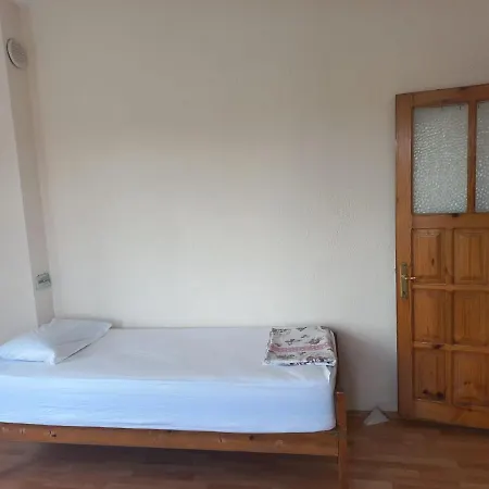 Adventurous Local * فتحية