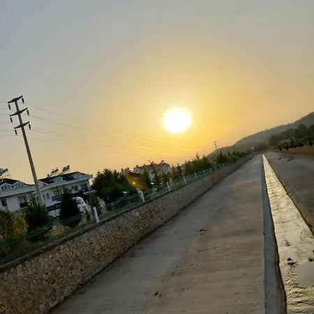 Adventurous Local بيت شباب فتحية