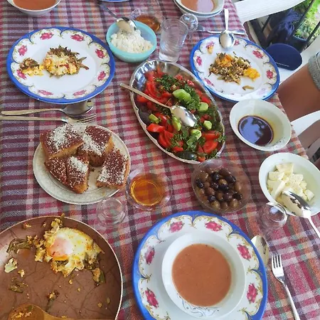 Hostal Adventurous Local Fethiye
