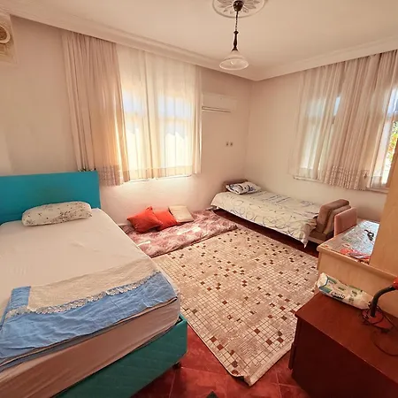 Adventurous Local Hostel *